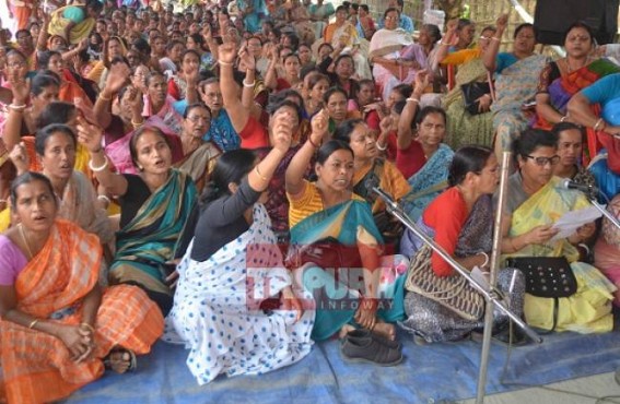 CPI-M’s women wing protested against increasing crime against women CPI-M’s women wing protested against increasing crime against women